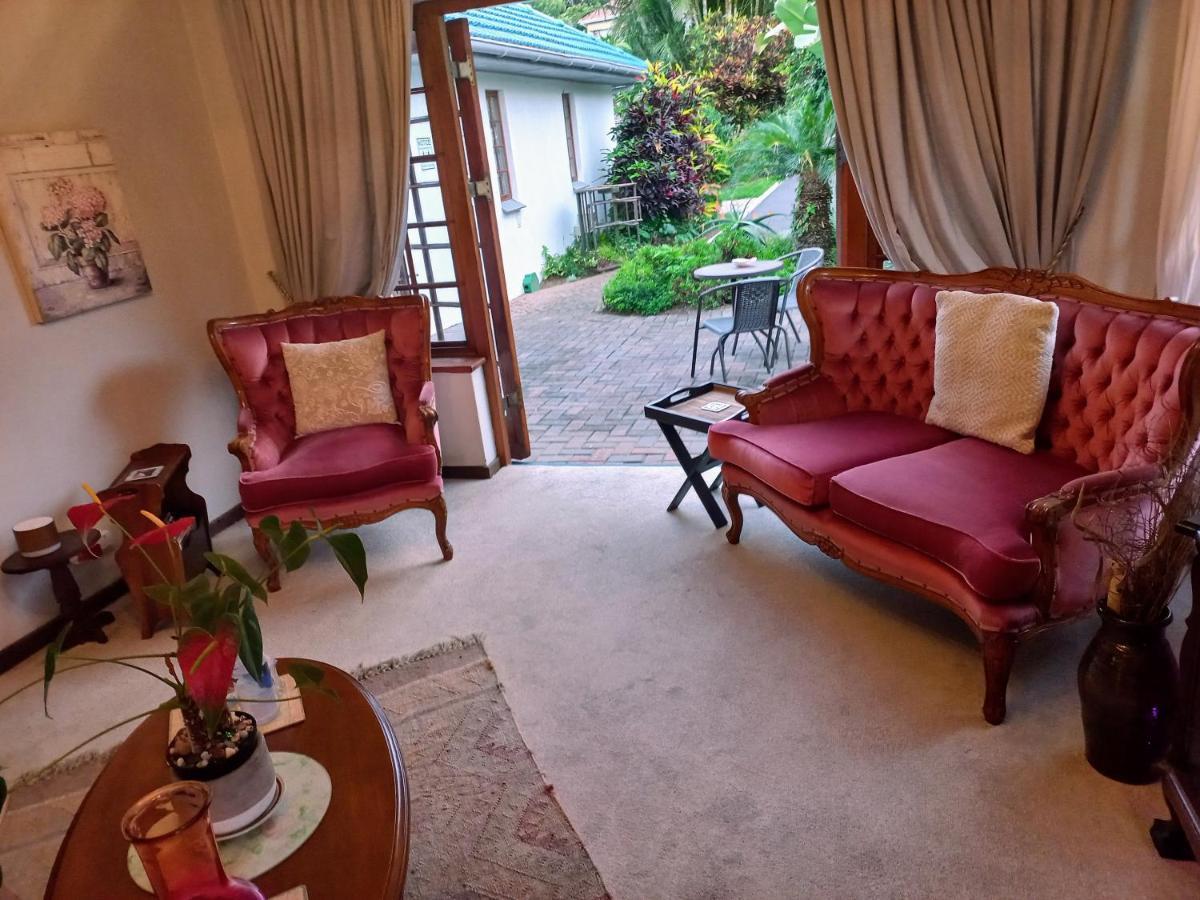 Woodleigh Guest Lodge อีสต์ลอนดอน ภายนอก รูปภาพ
