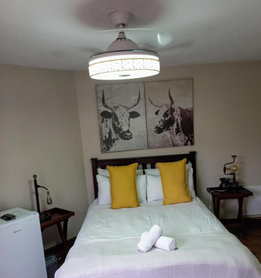 Woodleigh Guest Lodge อีสต์ลอนดอน ภายนอก รูปภาพ