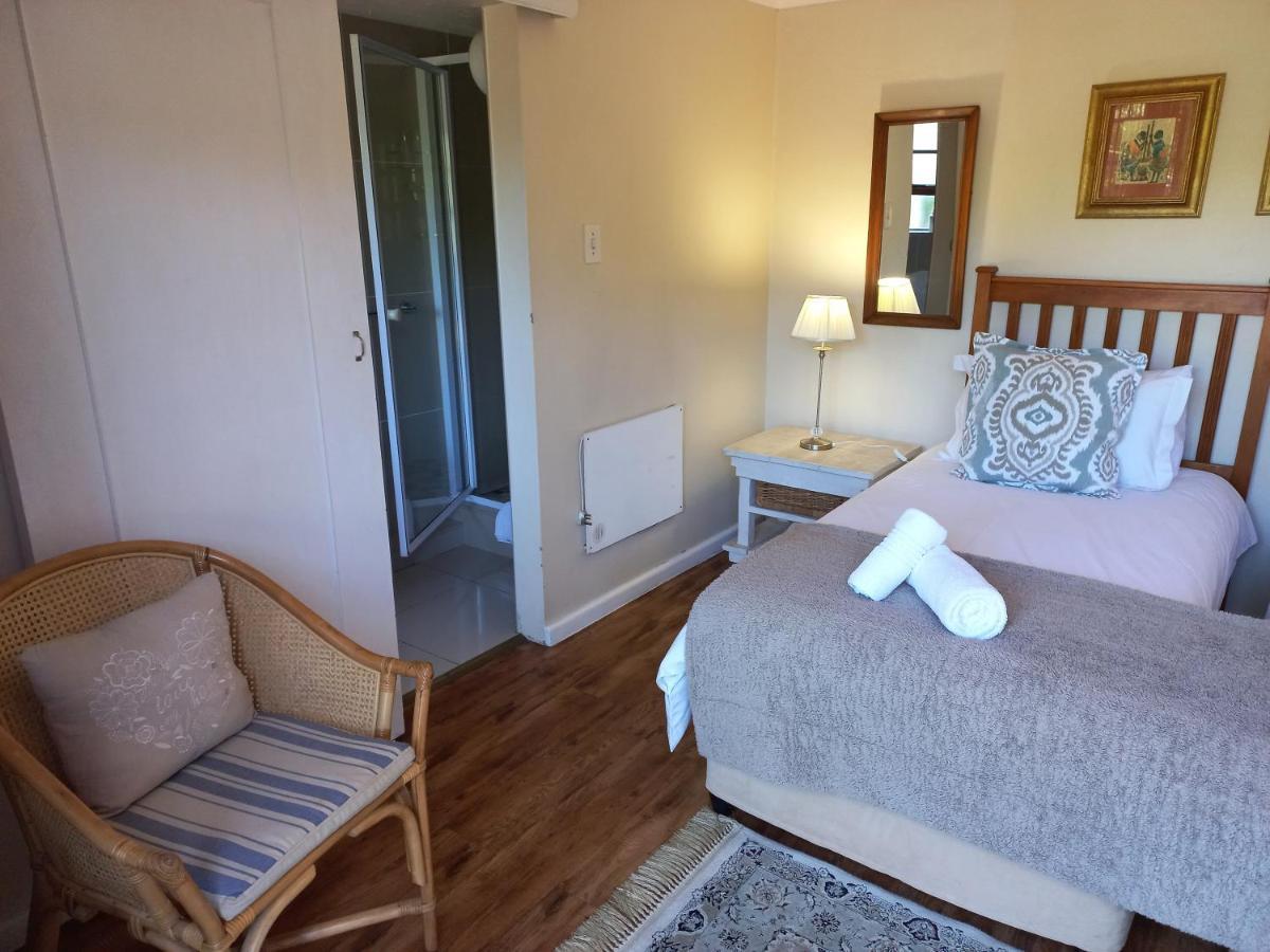 Woodleigh Guest Lodge อีสต์ลอนดอน ภายนอก รูปภาพ