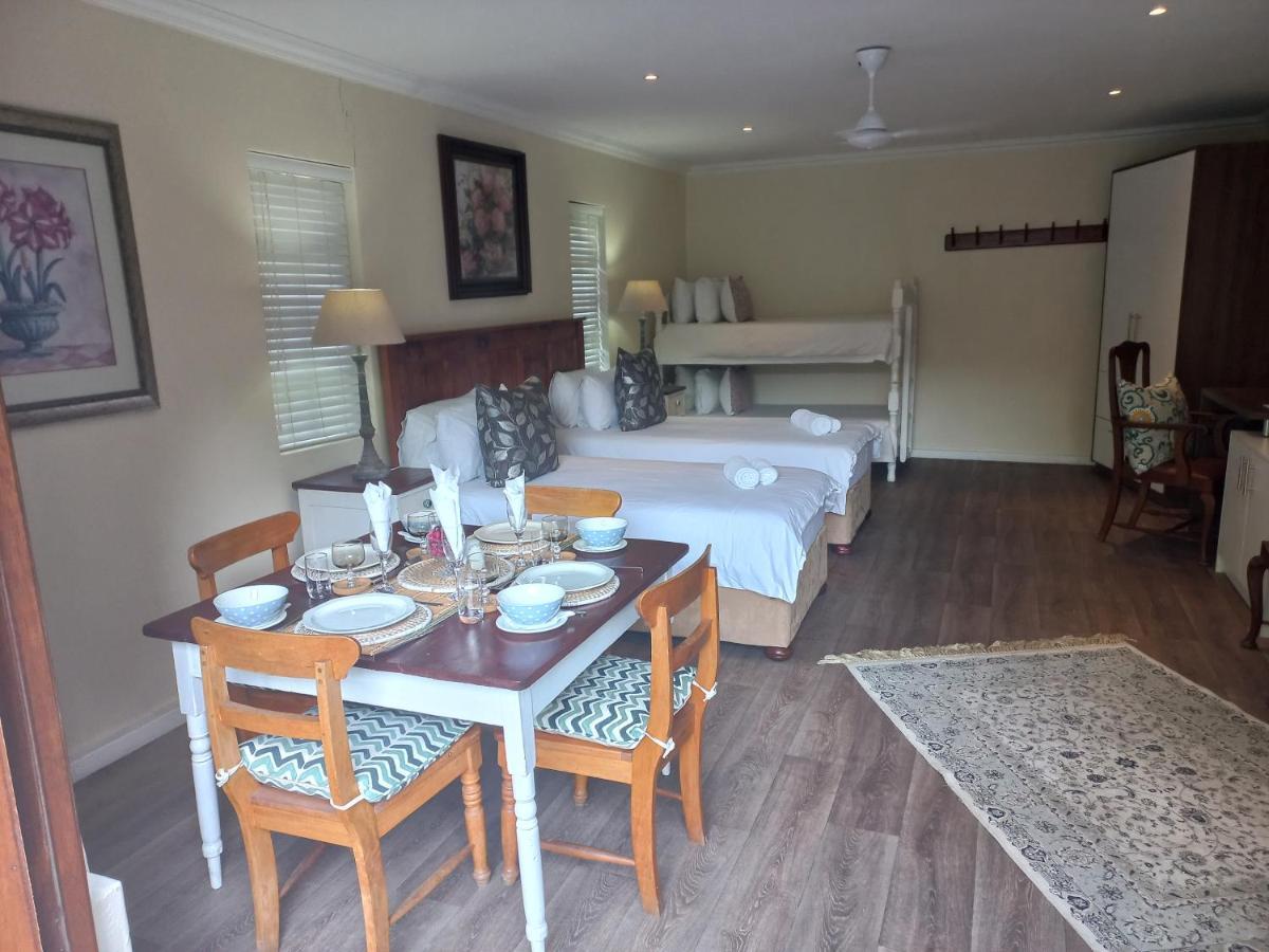 Woodleigh Guest Lodge อีสต์ลอนดอน ภายนอก รูปภาพ