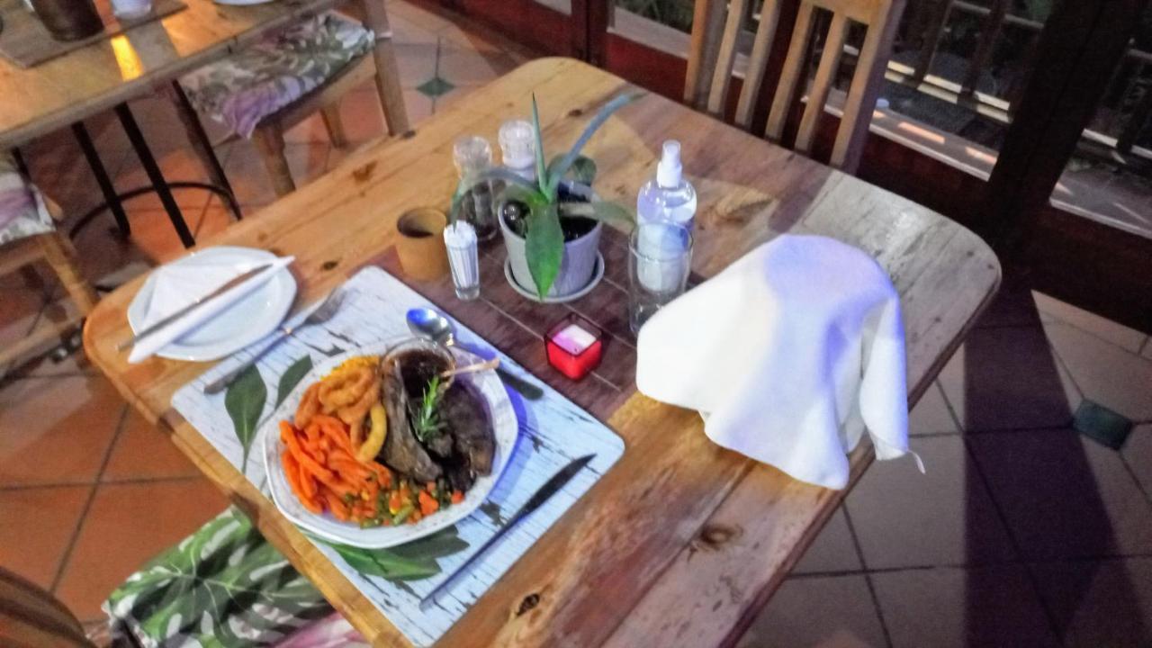 Woodleigh Guest Lodge อีสต์ลอนดอน ภายนอก รูปภาพ
